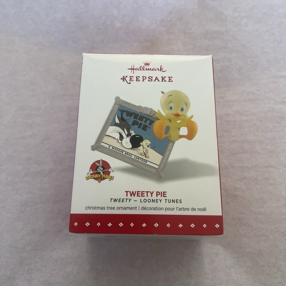 Hallmark Keepsake Tweety Pie Ornament - Yellow, Red, White